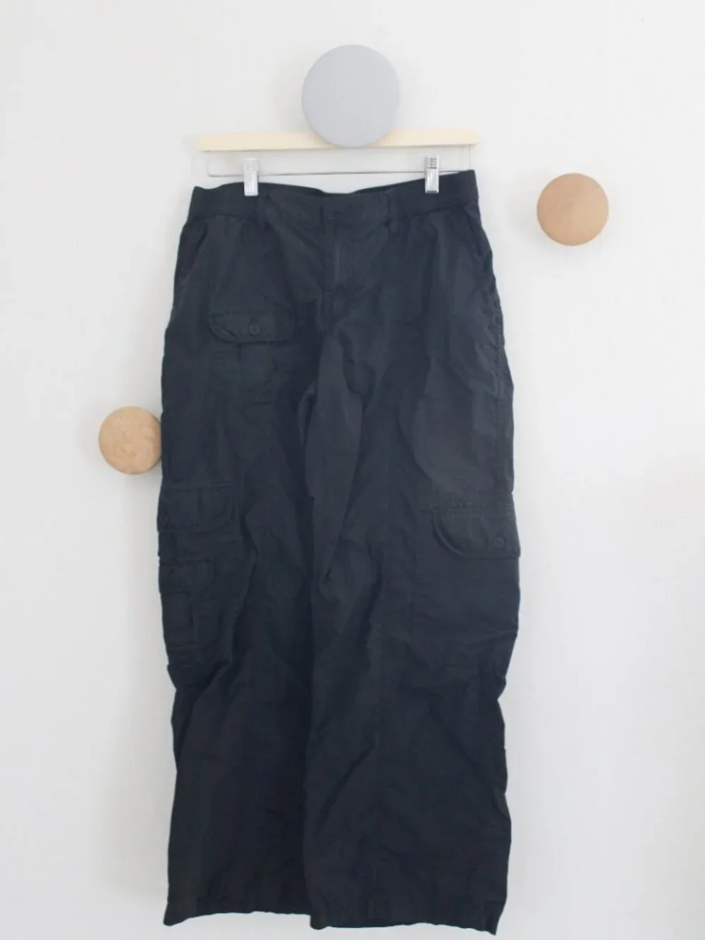 Aritzia TNA Romario Cargo Pants - Size Medium - Picture 2 of 11